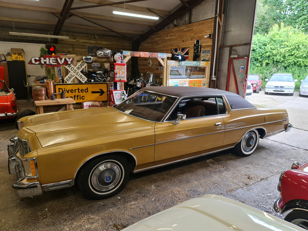 1973 Ford Brougham V8 - Californian Car